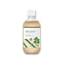 Load image into Gallery viewer, Round Lab Mugwort Calming Toner 300ml