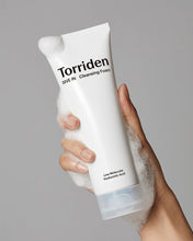 Load image into Gallery viewer, Torriden DIVE-IN Low Molecular Hyaluronic Acid Cleansing Foam 150ml