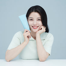 Load image into Gallery viewer, Laneige Water Bank Blue Hyaluronic Cleansing Foam 150ml