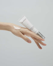 Load image into Gallery viewer, KLAVUU White Pearlsation Ideal Actress Backstage Cream 30ml