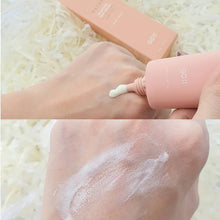 Load image into Gallery viewer, GD11 Esthe Moisture Sun Cream SPF50+ PA ++++ Exp: 28.04.2024