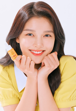 Load image into Gallery viewer, Laneige Radian-C Vitamin Spot Ampoule 10g