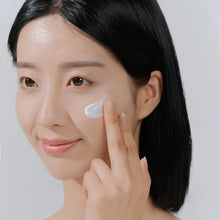 Load image into Gallery viewer, Skin1004 Hyalu-Cica Water-Fit Sun Serum SPF50+ PA++++ 100ml