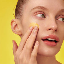 Load image into Gallery viewer, EQQUALBERRY Vitamin Illuminating Serum 30ml