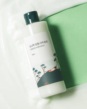 Load image into Gallery viewer, Round Lab Pine Calming Cica Lotion 250ml